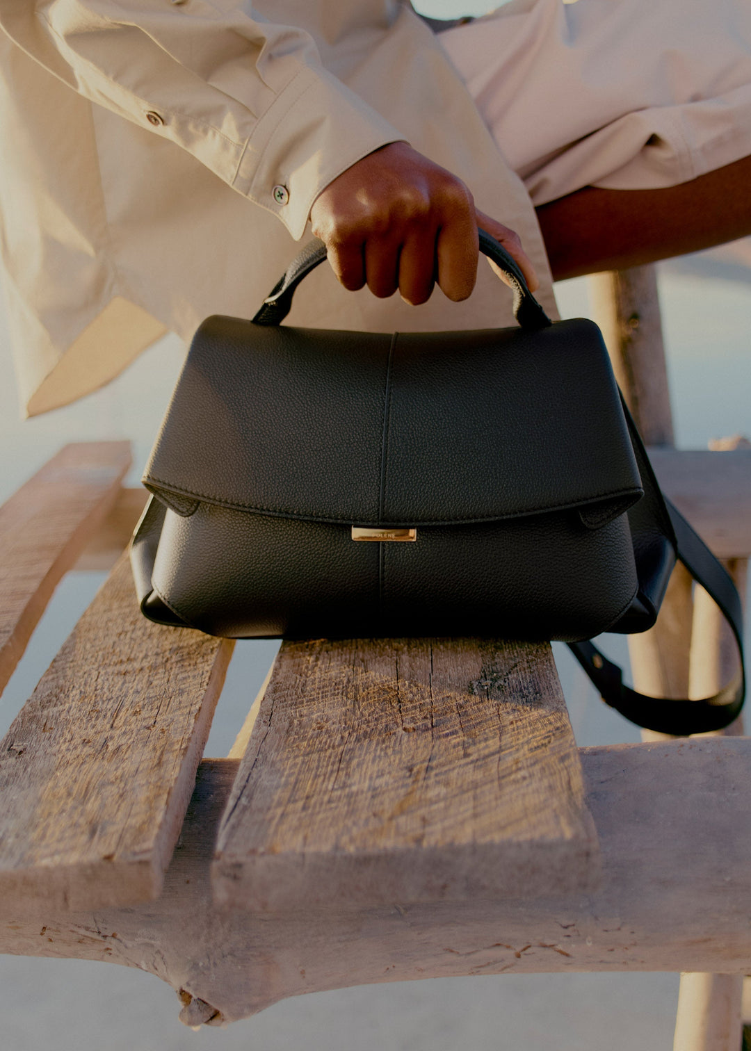 Mokki - Textured Black