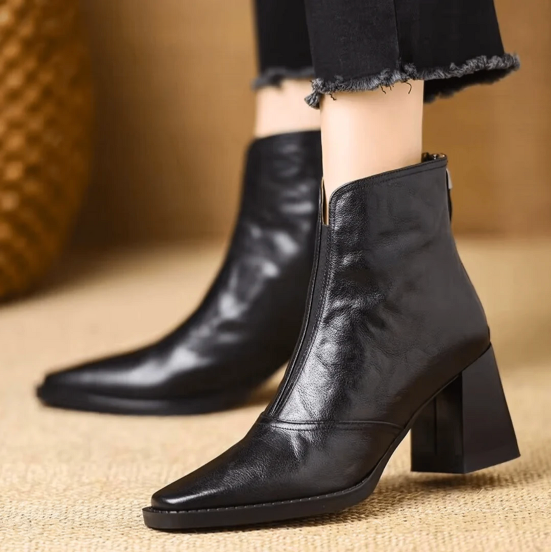 Lyla - Elegant Slip-On Boots