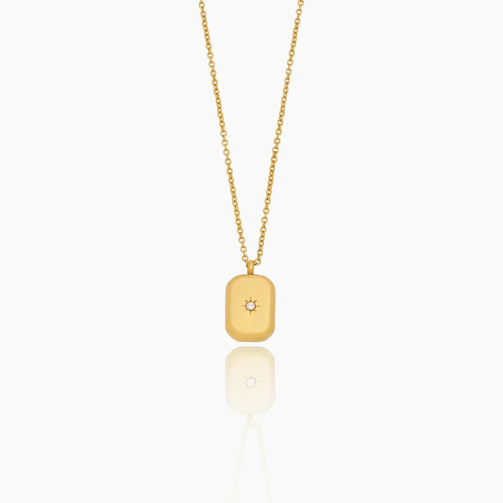 Stella Pendant Necklace
